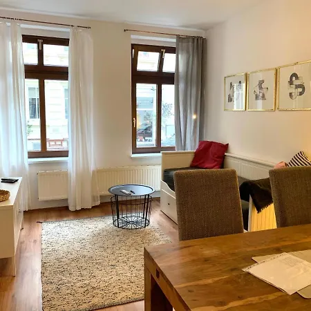 Hinterhaus No4 Apartment